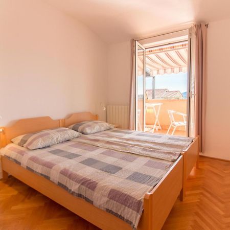 Malinska - Apartment Glavas Exterior photo