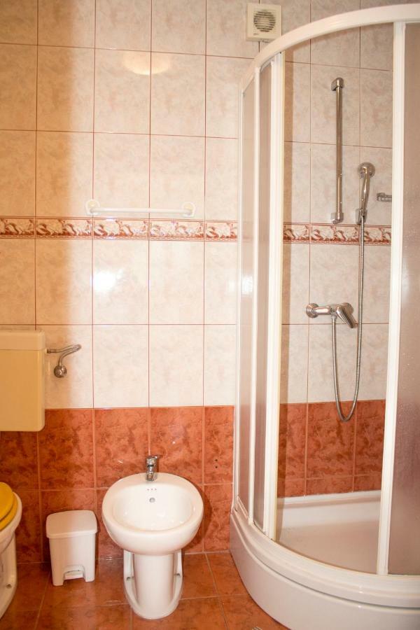 Malinska - Apartment Glavas Exterior photo